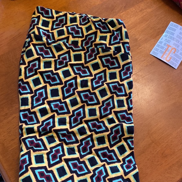 LuLaRoe Tall and Curvy Leggings NWT NEW TC Geometric Black Yellow Teal - Picture 3 of 5